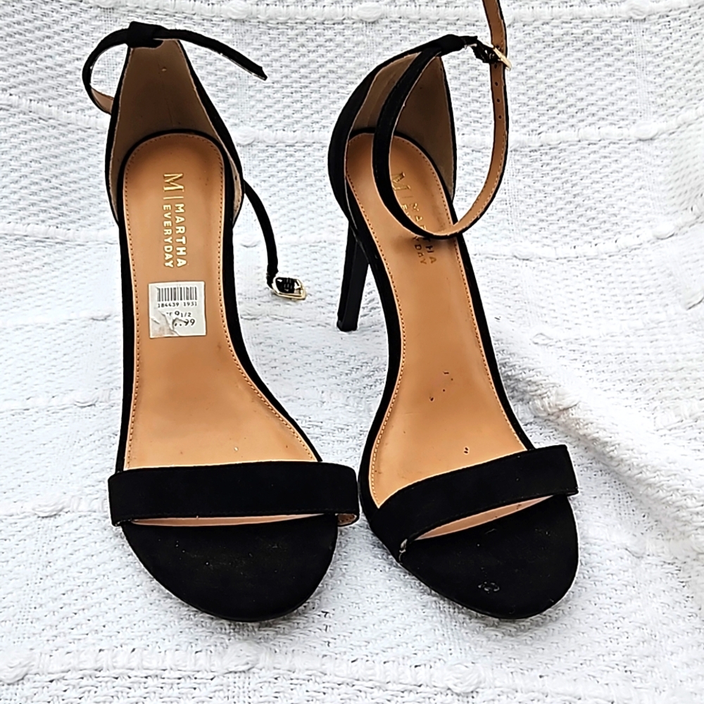 Size 9.5 black heels